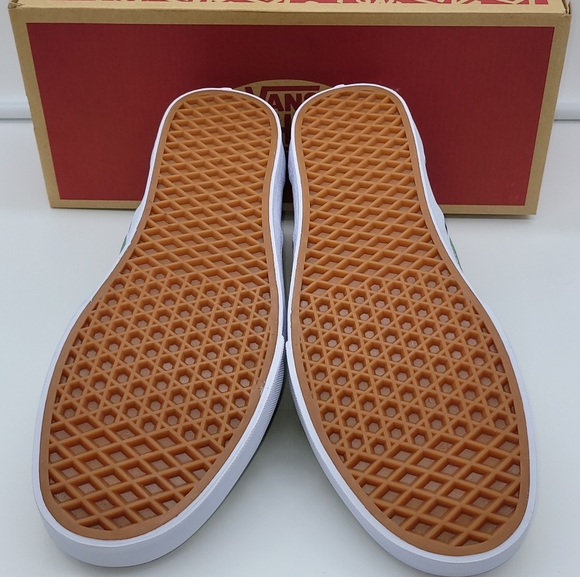 NEW Van Classic Slip-On - Picture 7 of 7